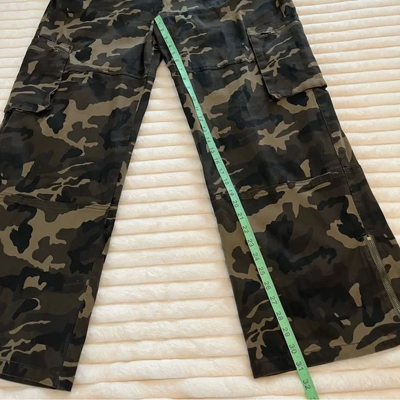 Fashion Nova Brown and green and black Cargo Pants XL - Picture 3 of 8